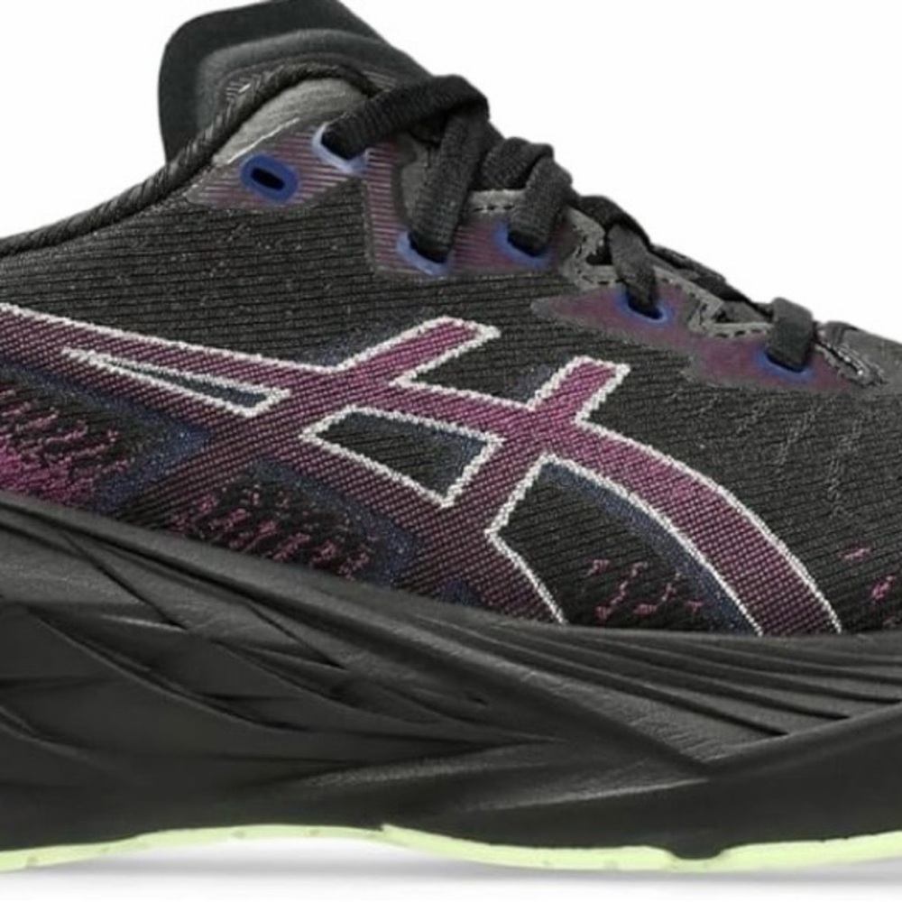 New novoblast ASICS Women's Black and Purple Running Shoes